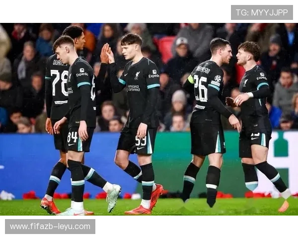 欧冠决赛：激战正酣，XX球队锁定冠军席位！