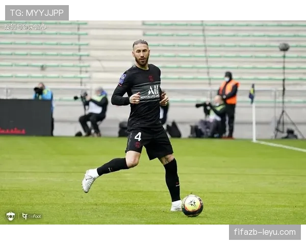 拉莫斯这家伙，赛场上猛如虎，私下居然是个彻头彻尾的奢侈品迷？